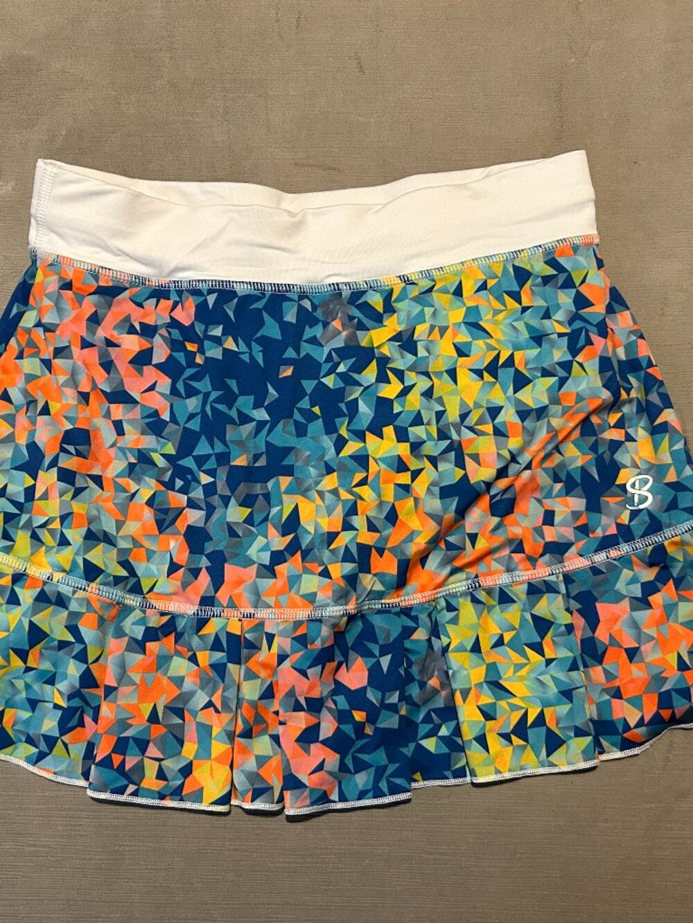 SOFIBELLA Vibrant Abstract Geometric Mosaic Ruffle Athletic Tennis Skort XS